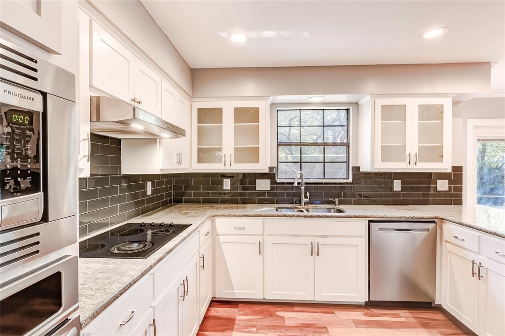 10905 Wintergreen Hl - Photo 11