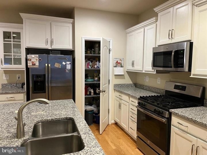 9806 Ushers Place - Photo 10