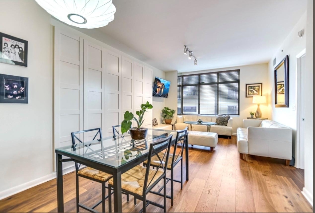 54 Rainey St - Photo 3
