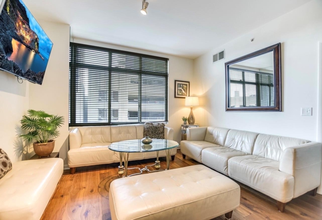 54 Rainey St - Photo 2