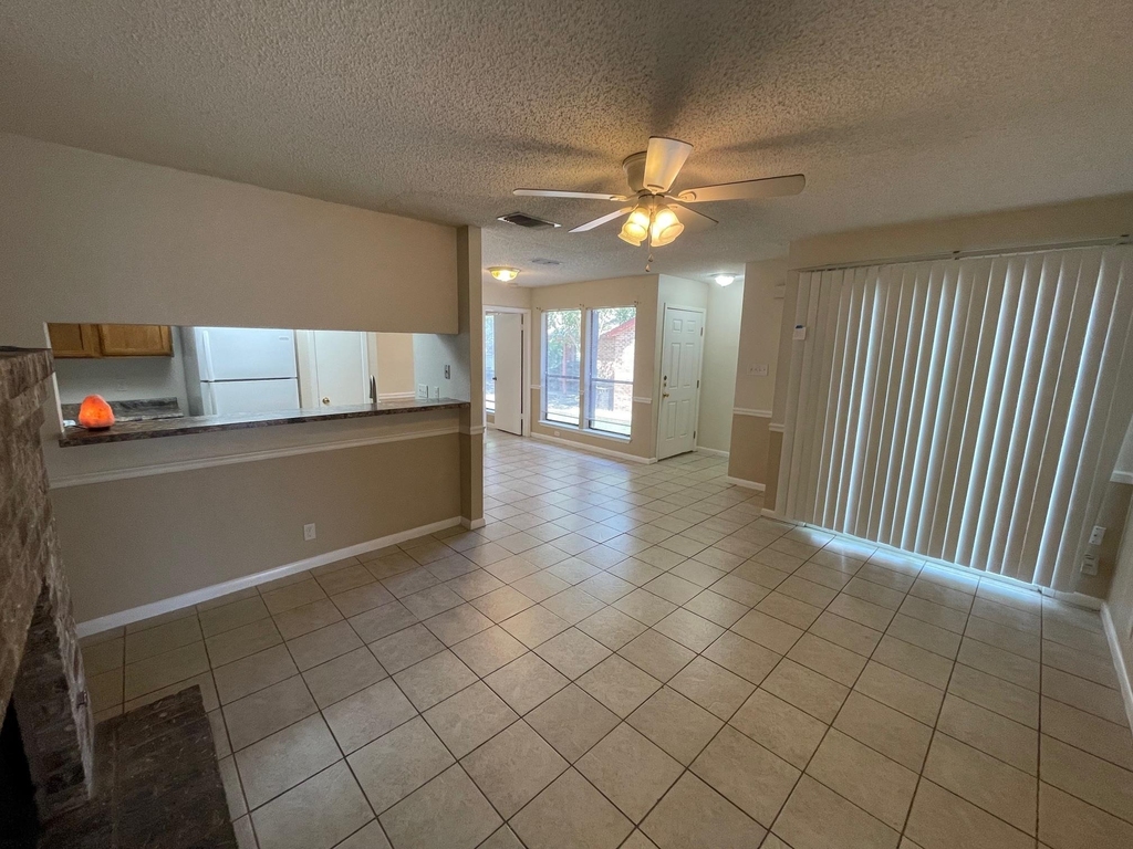 318 W William Cannon Dr - Photo 3