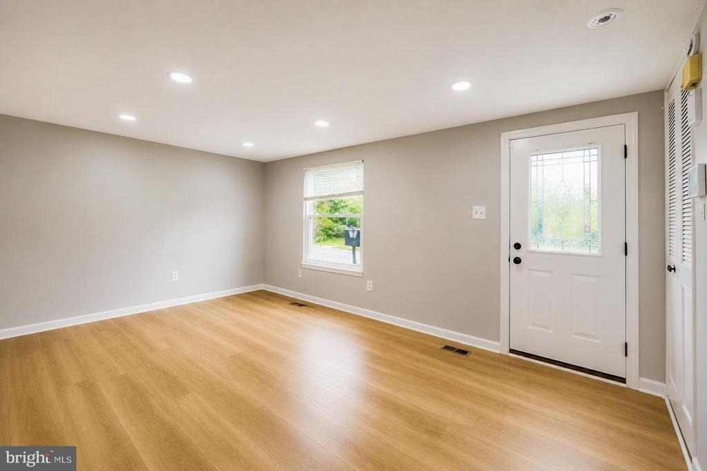 1414 King William Drive - Photo 9