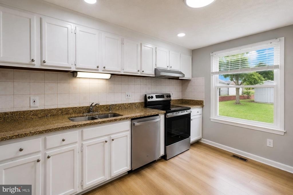 1414 King William Drive - Photo 14