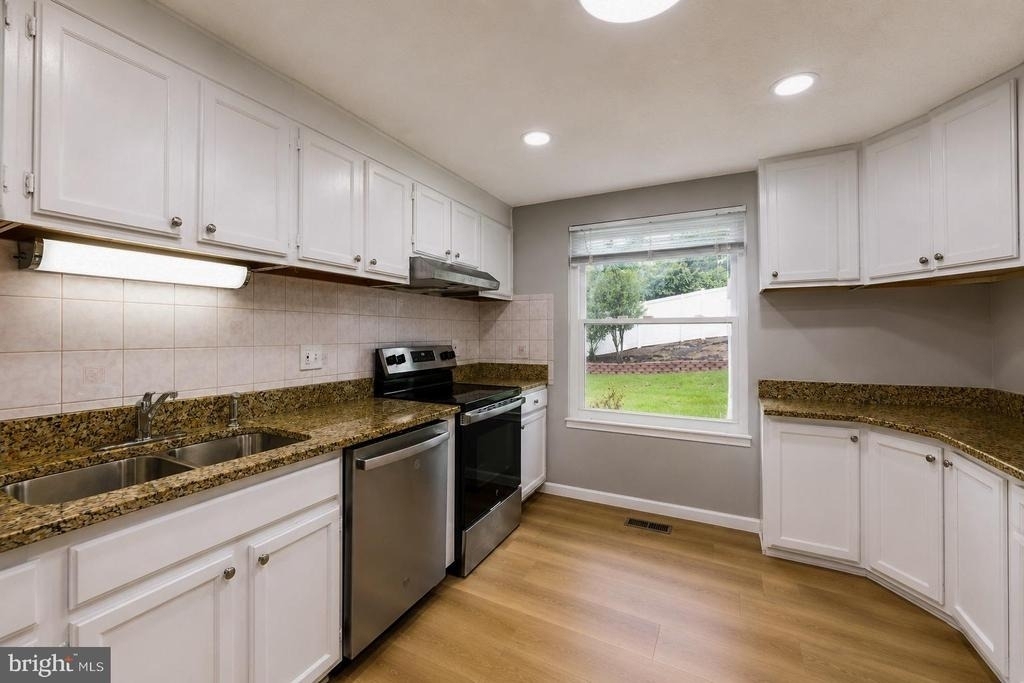 1414 King William Drive - Photo 19