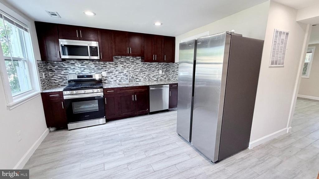 327 Bigley Avenue - Photo 3