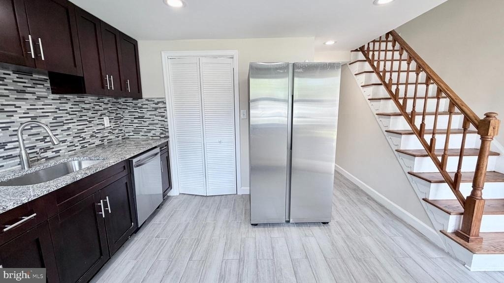 327 Bigley Avenue - Photo 9