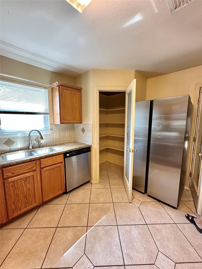 6913 Sabrina Dr - Photo 9