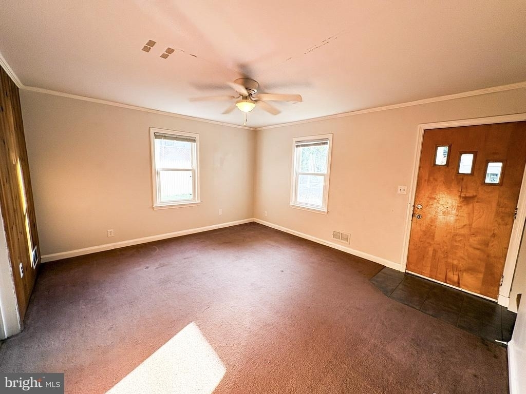 27 Kingsley Road - Photo 2