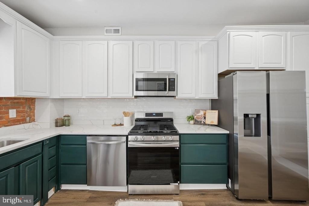 1108 S Clinton Street - Photo 12