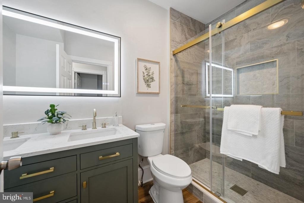 1108 S Clinton Street - Photo 29
