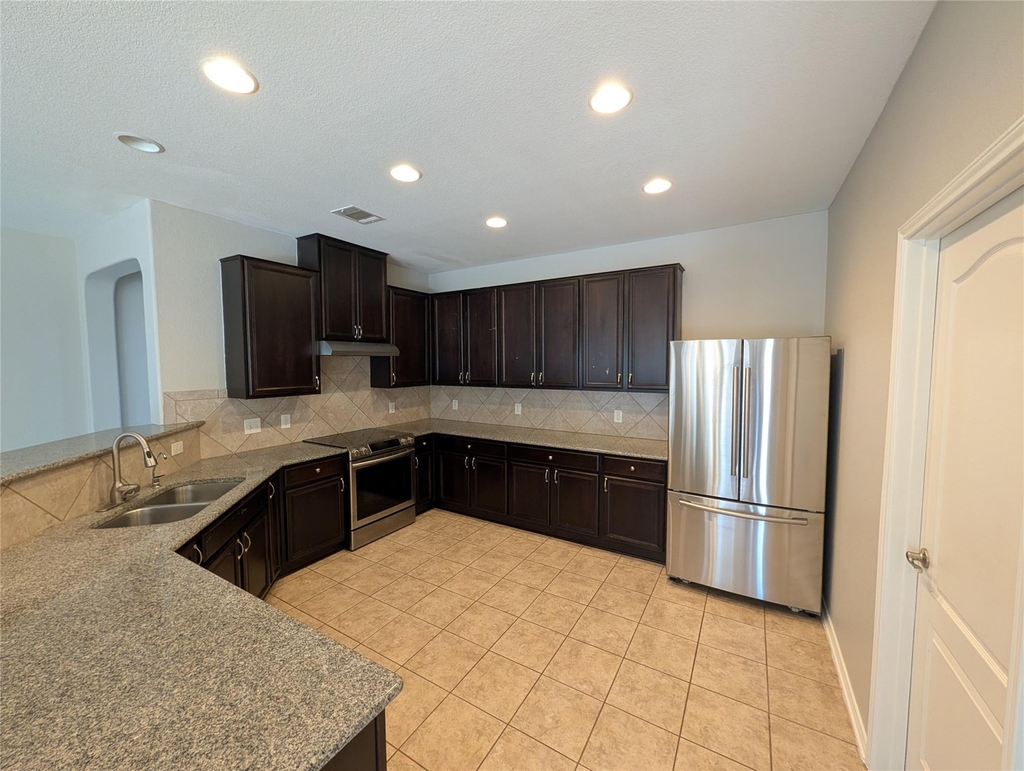 8829 Capitol View Dr - Photo 10