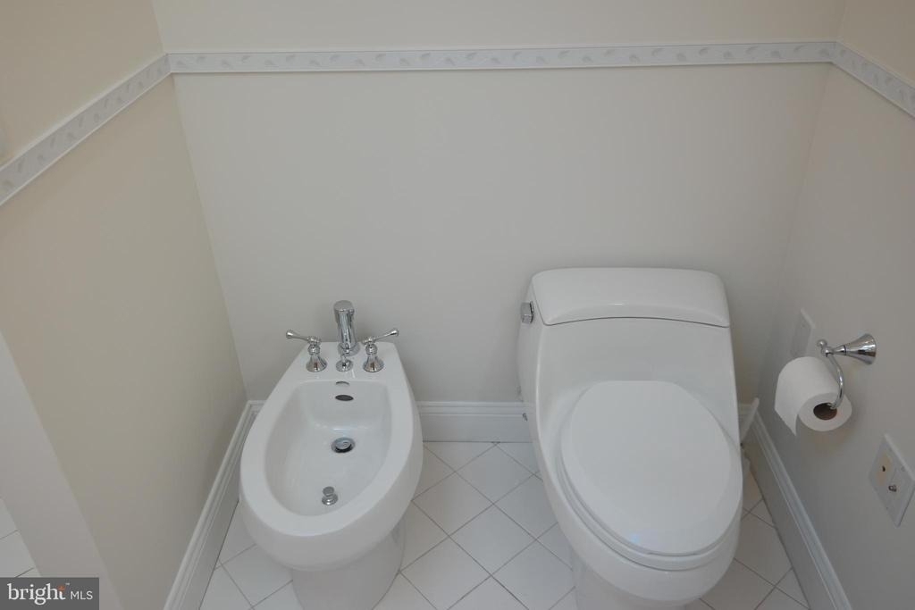 1145 W Hamburg Street - Photo 3