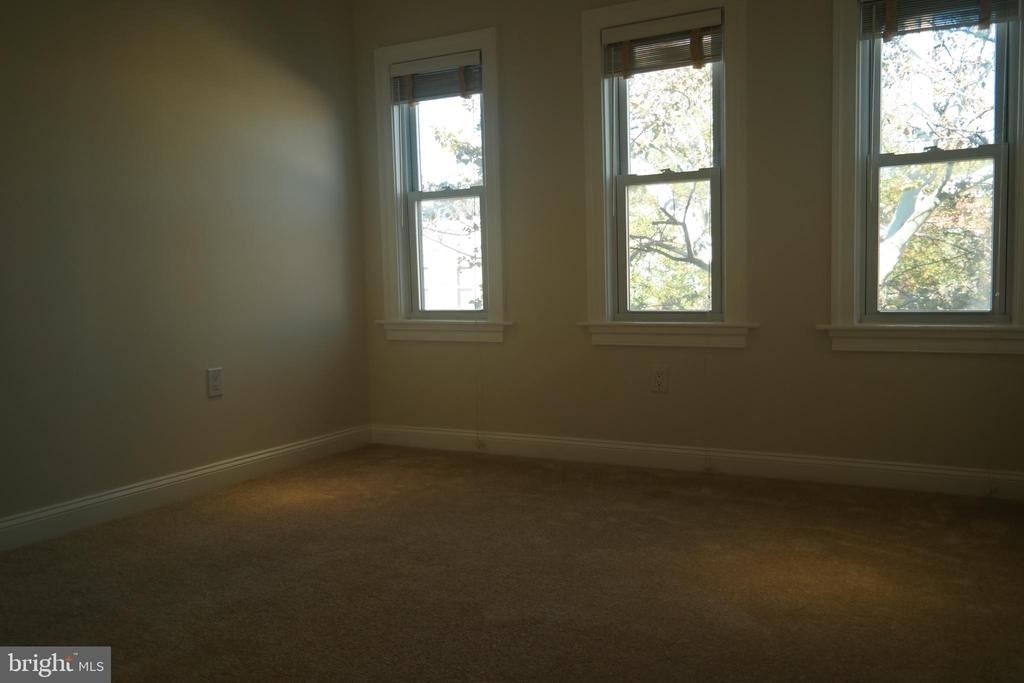 1145 W Hamburg Street - Photo 17