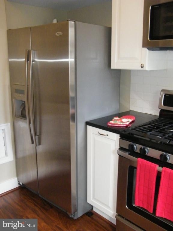 111 E Gittings Street - Photo 3