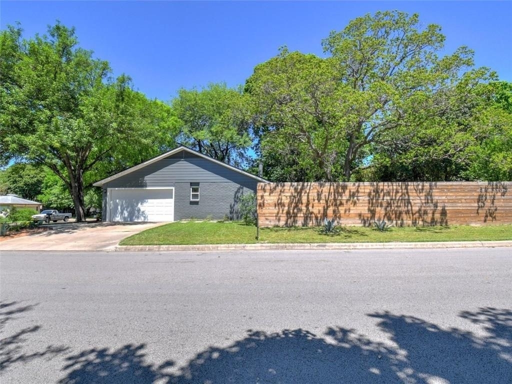 6605 Clubway Ln - Photo 1