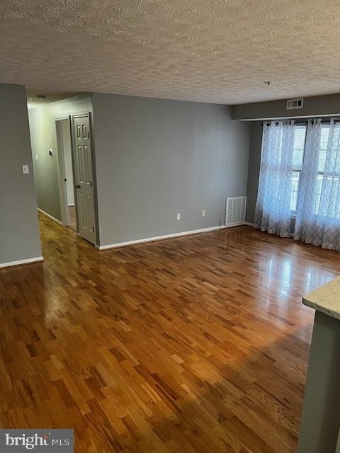 811 Deering Road - Photo 4