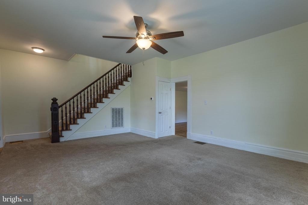 321 N Pine Street - Photo 4