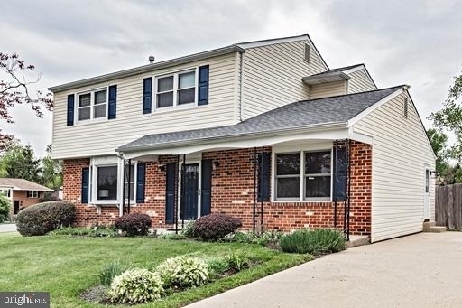 513 Pershing Road - Photo 0