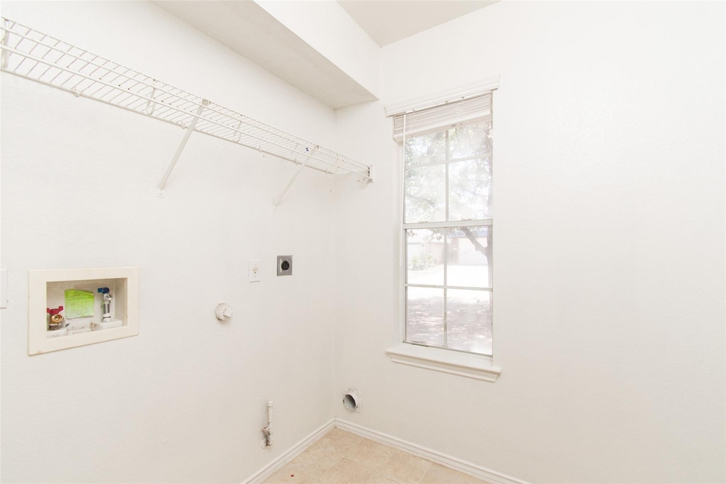 1436 Roxannes Run - Photo 11