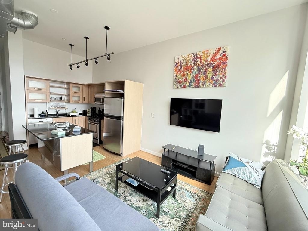 1390 V Street Nw - Photo 2