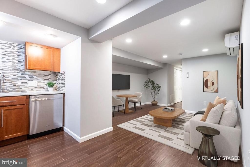 82 Q Street Nw - Photo 2