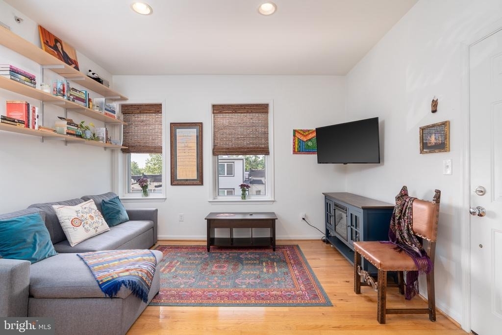 610 Irving Street Nw - Photo 12