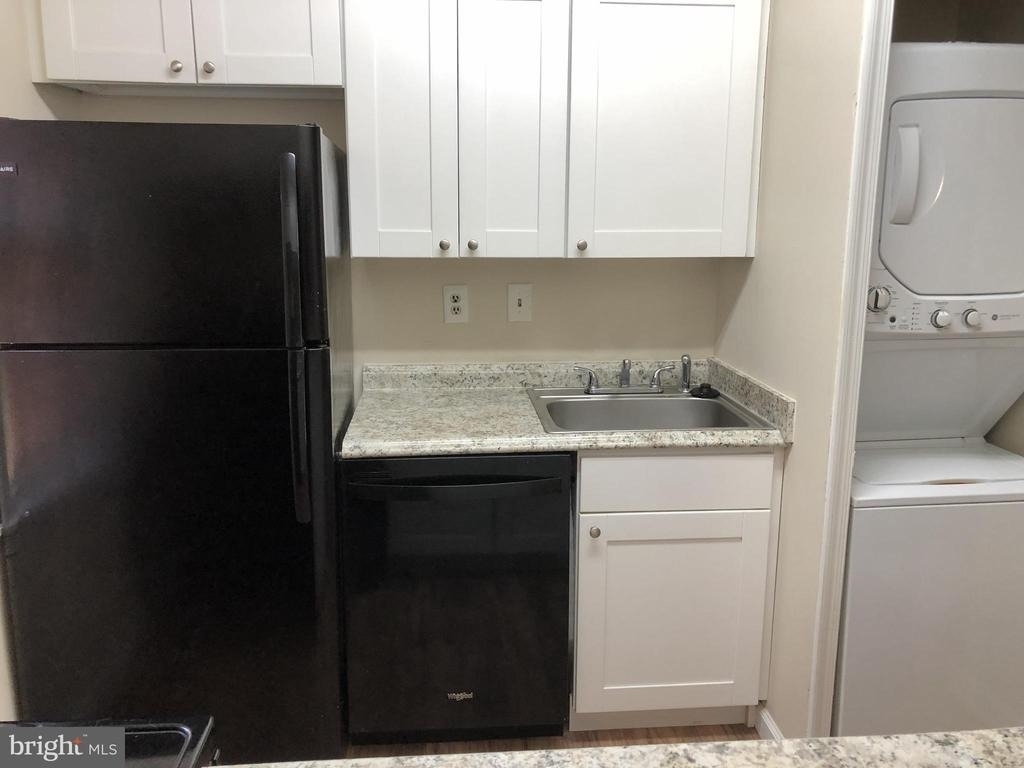 2055 38th Street Se - Photo 5