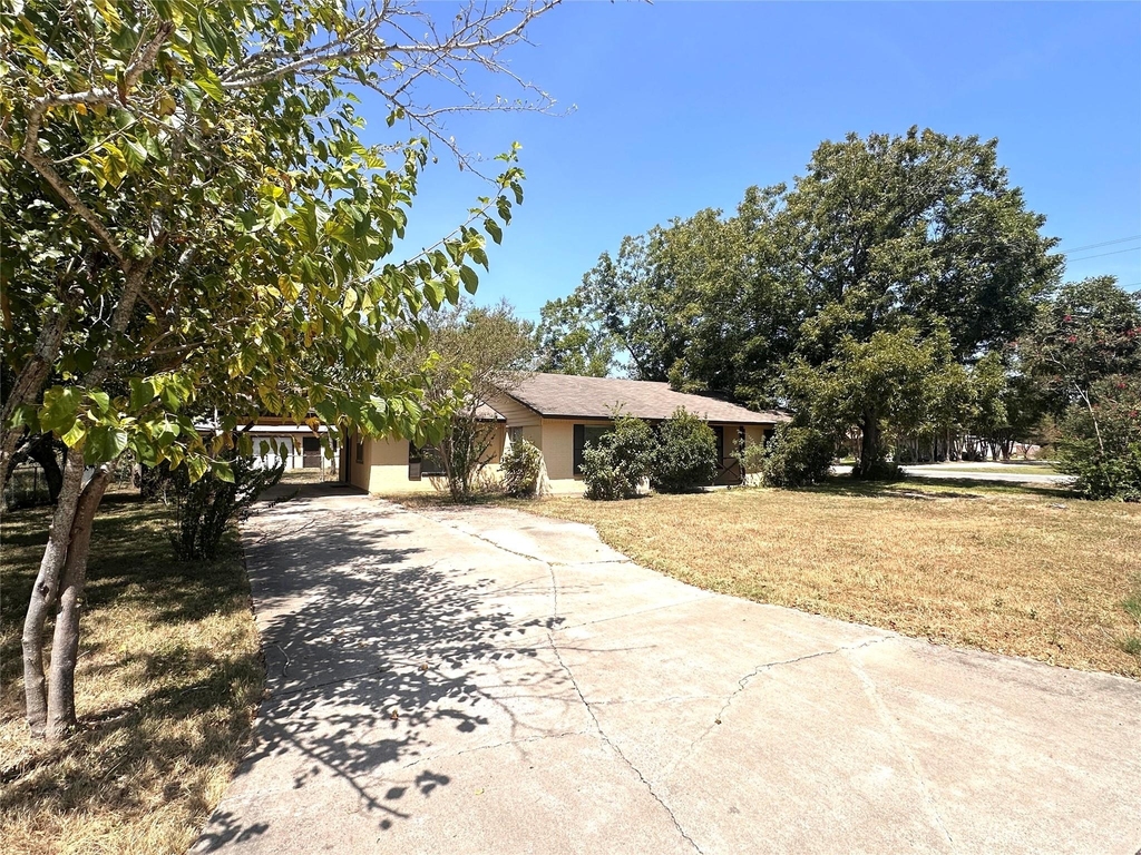 400 Sunbonnet Dr - Photo 1