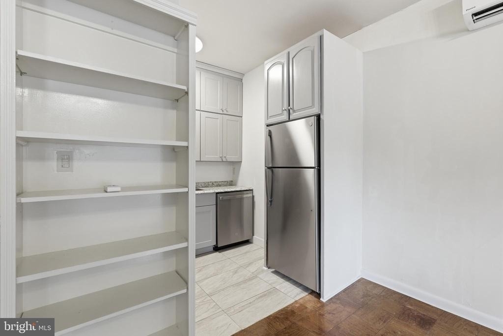237 8th Street Ne - Photo 8