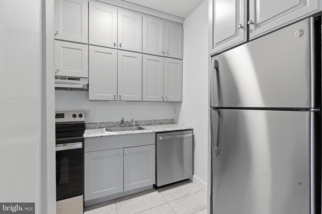 237 8th Street Ne - Photo 11