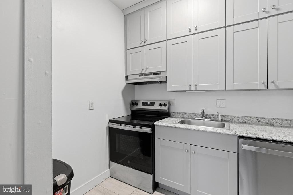237 8th Street Ne - Photo 9