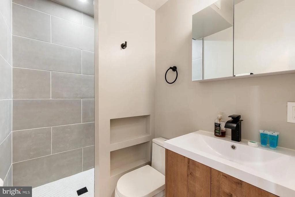 1825 Providence Street Ne - Photo 13