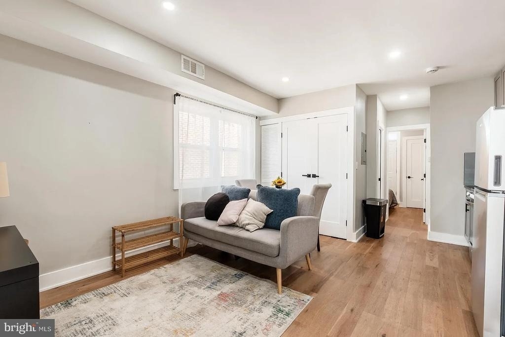 1825 Providence Street Ne - Photo 3