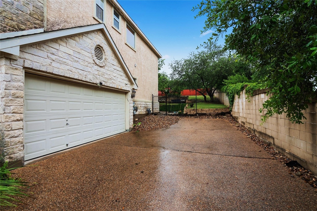 12113 Portobella Dr - Photo 37