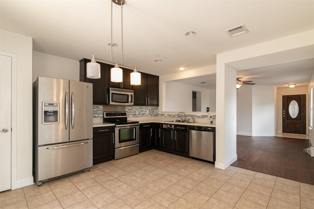 8801 Edmundsbury Dr - Photo 7