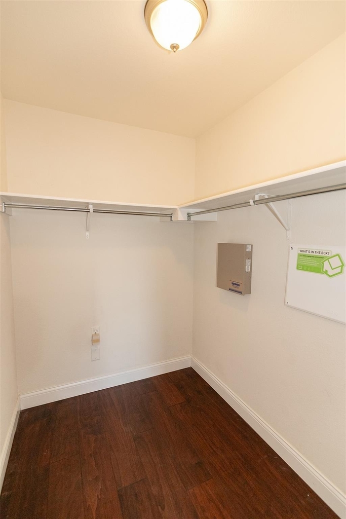 8801 Edmundsbury Dr - Photo 9