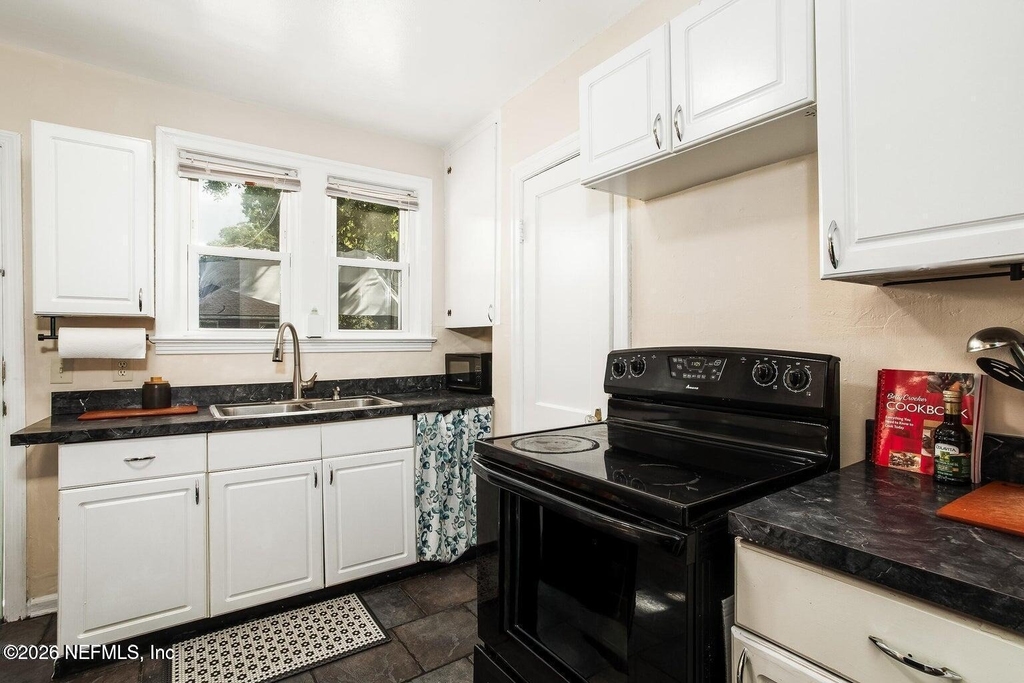 4808 Royal Avenue - Photo 5