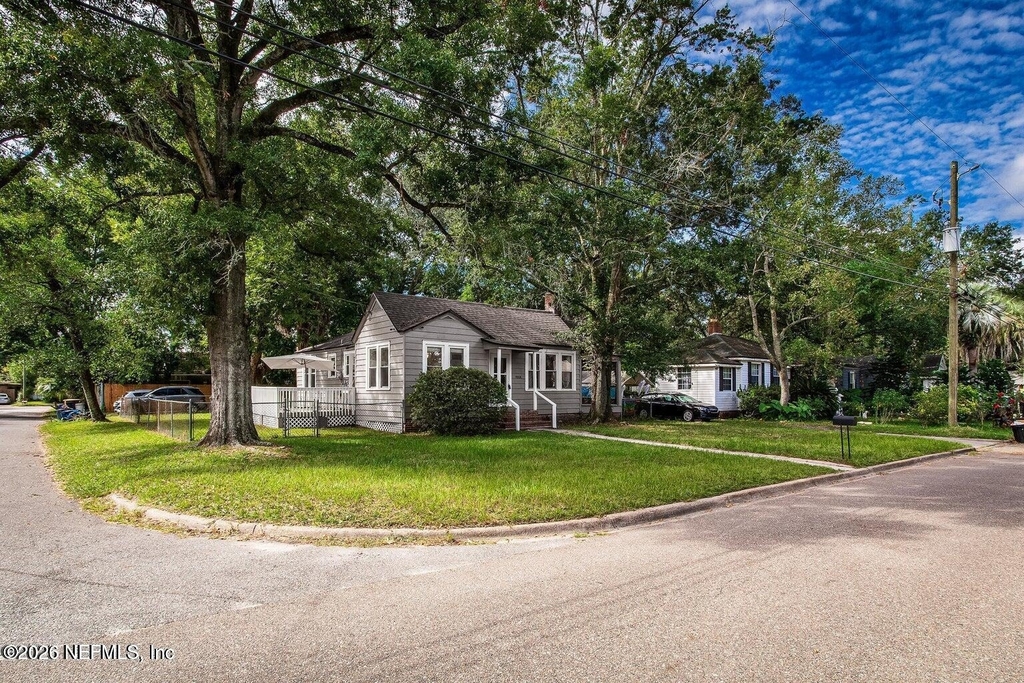 4808 Royal Avenue - Photo 1