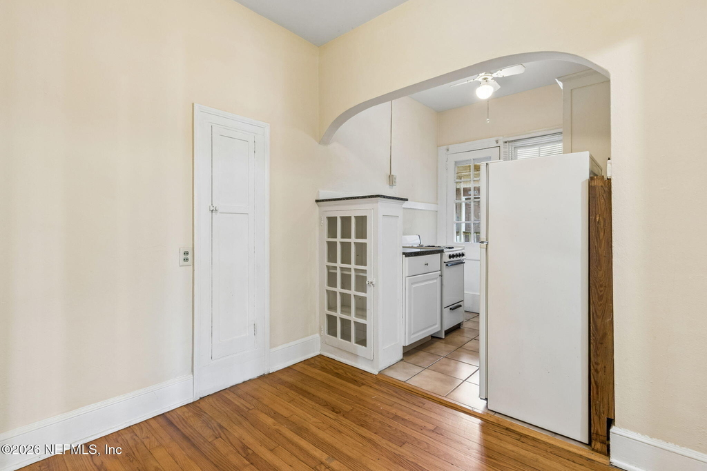 1504 Mcduff Avenue S - Photo 10
