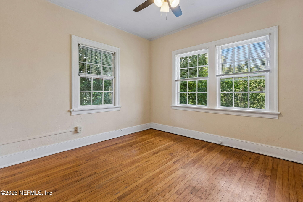 1504 Mcduff Avenue S - Photo 8
