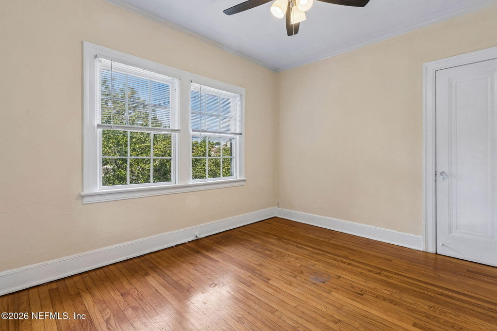 1504 Mcduff Avenue S - Photo 7