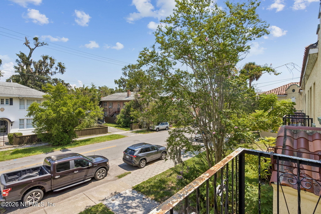 1504 Mcduff Avenue S - Photo 20