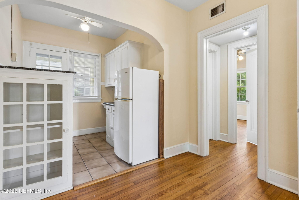 1504 Mcduff Avenue S - Photo 9