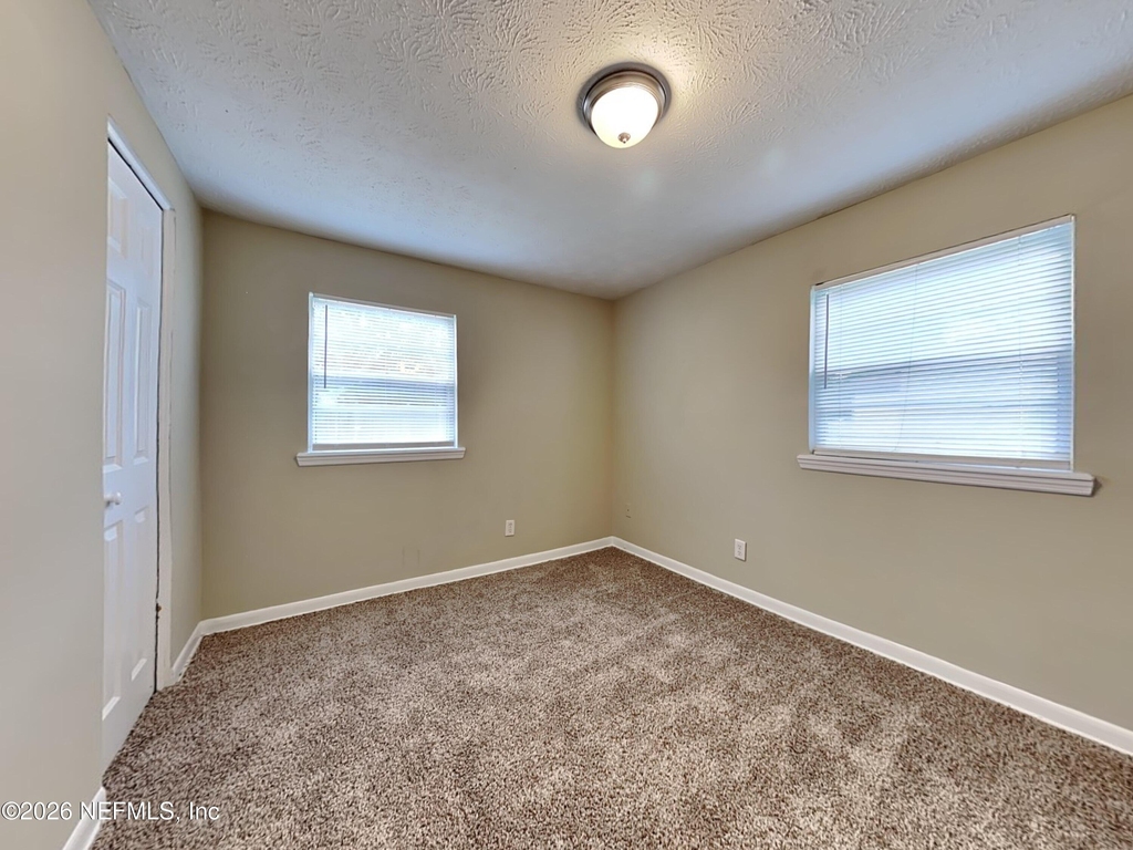 5226 Timawatha Avenue - Photo 8