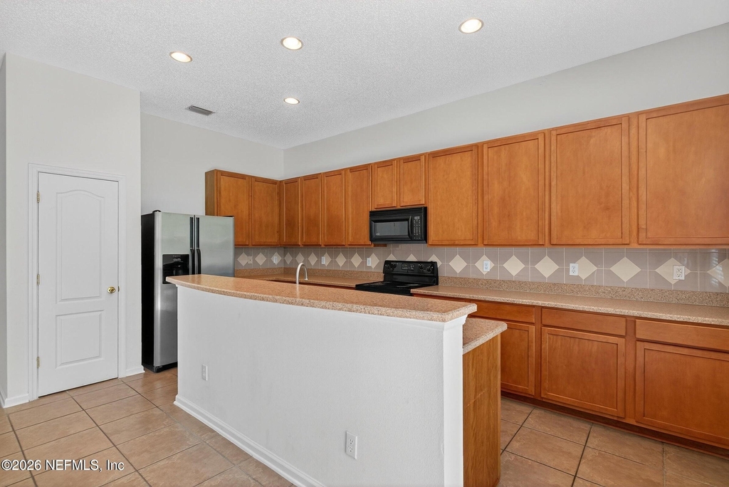 872 Collinswood Drive W - Photo 16