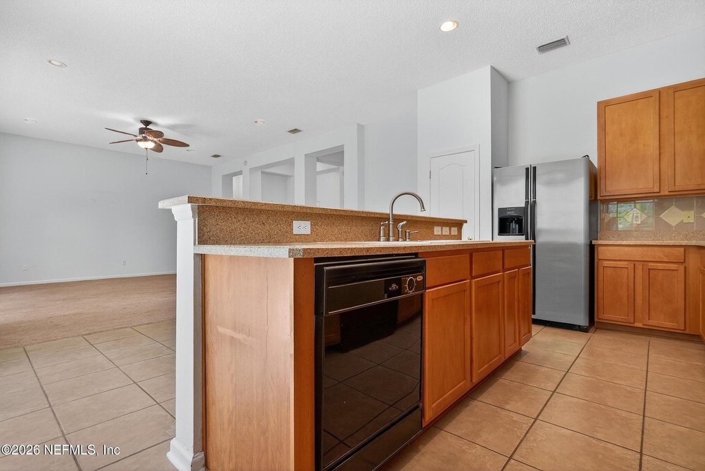 872 Collinswood Drive W - Photo 17
