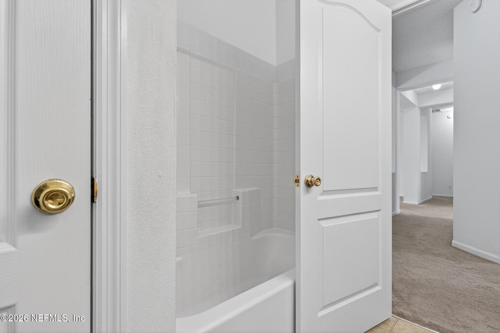 872 Collinswood Drive W - Photo 22