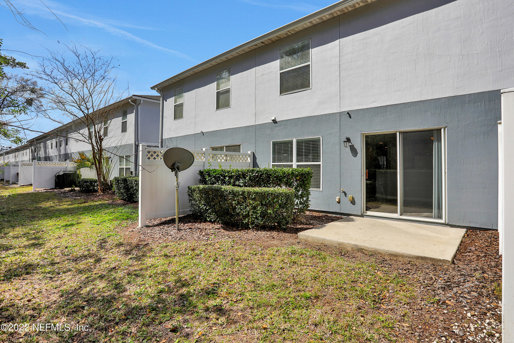 822 Black Cherry Drive S - Photo 20