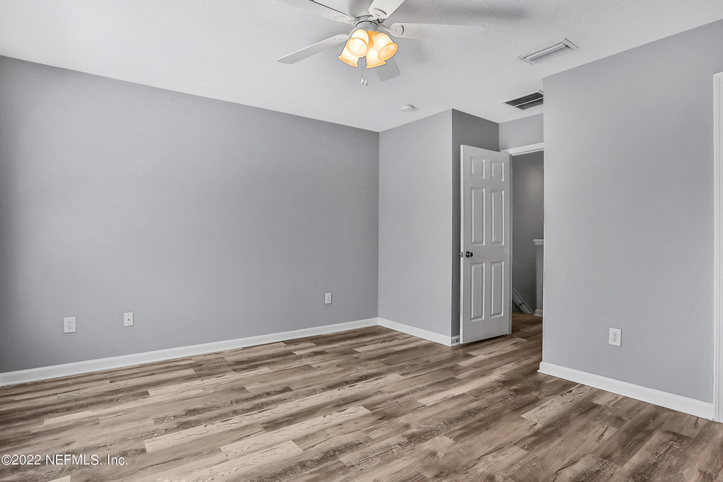 822 Black Cherry Drive S - Photo 11