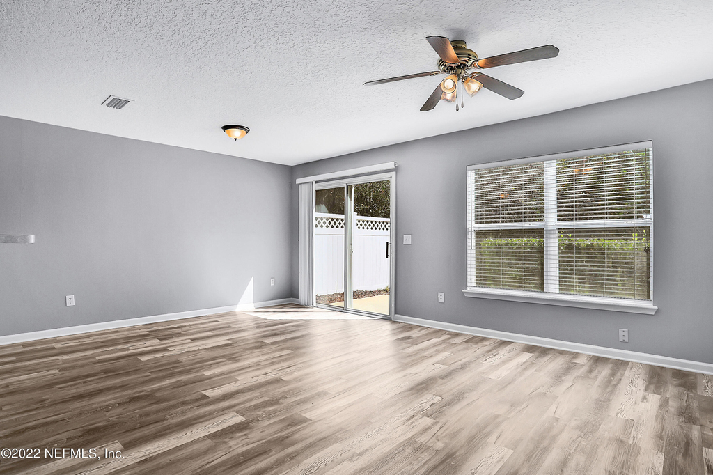 822 Black Cherry Drive S - Photo 7